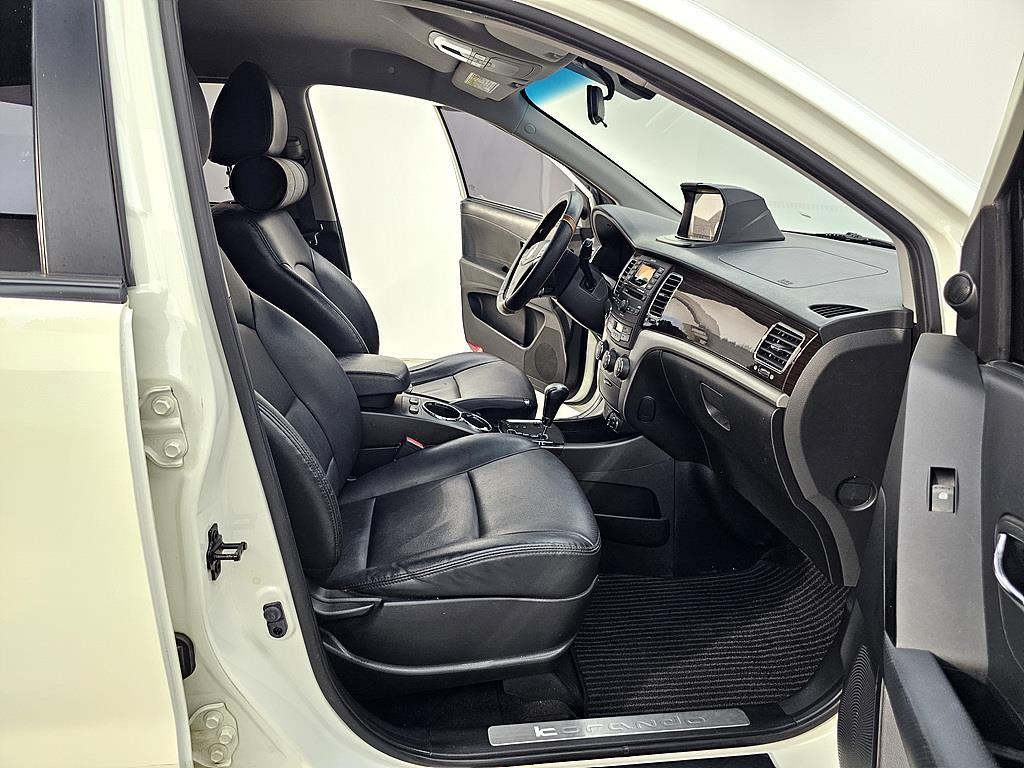 Ssangyong Korando - Vista 11