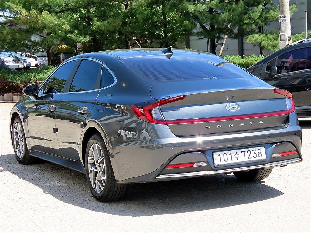 HYUNDAI Sonata - Vista 3