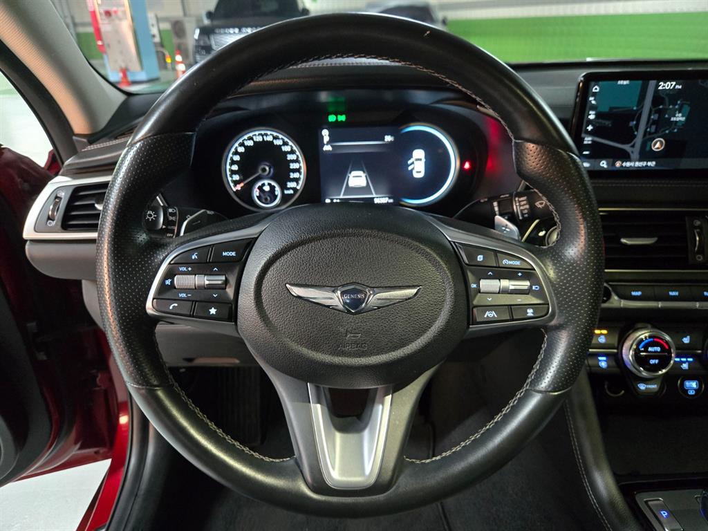 Genesis G70 - Vista 10
