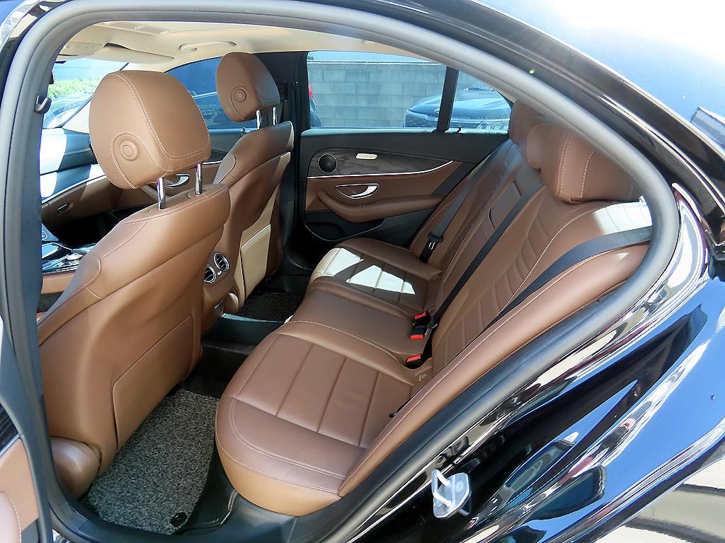 Mercedes Benz E class - Vista 6