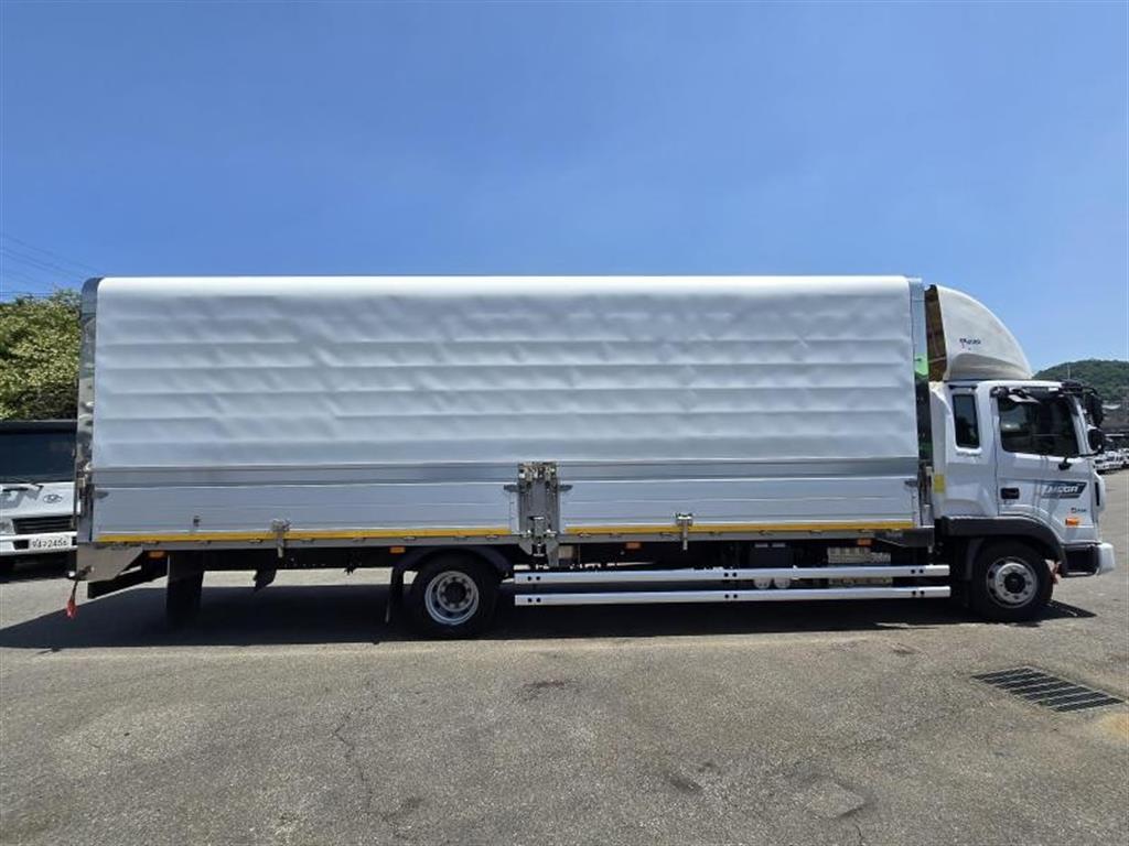 medium and large cargo truck - Vista 8