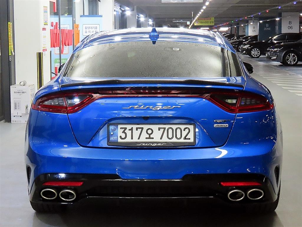 KIA Stinger - Vista 5