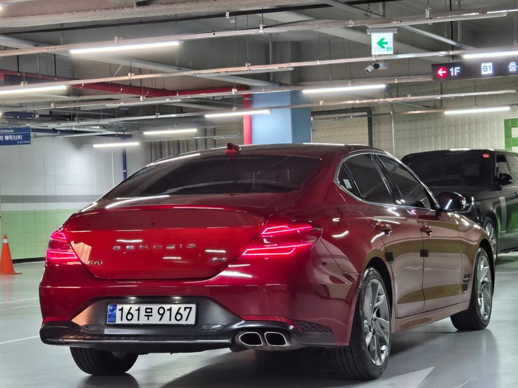 Genesis G70 - Vista 3