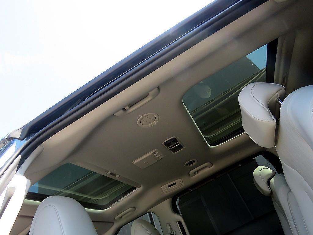 KIA Carnival - Vista 10