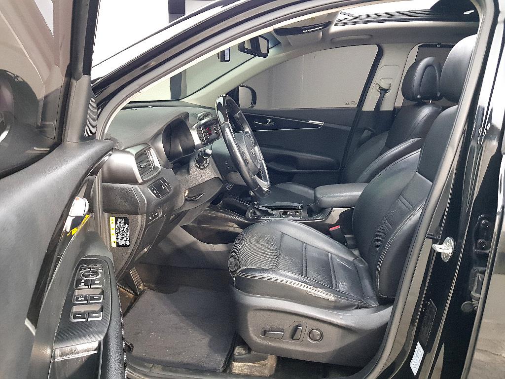 KIA Sorento - Vista 8