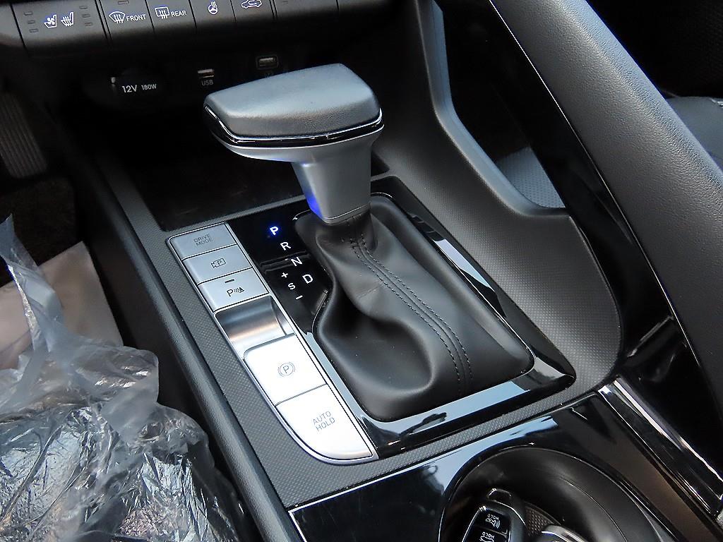 HYUNDAI Avante - Vista 10