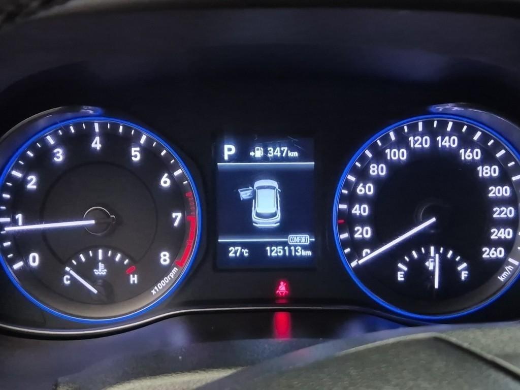 HYUNDAI Kona - Vista 6