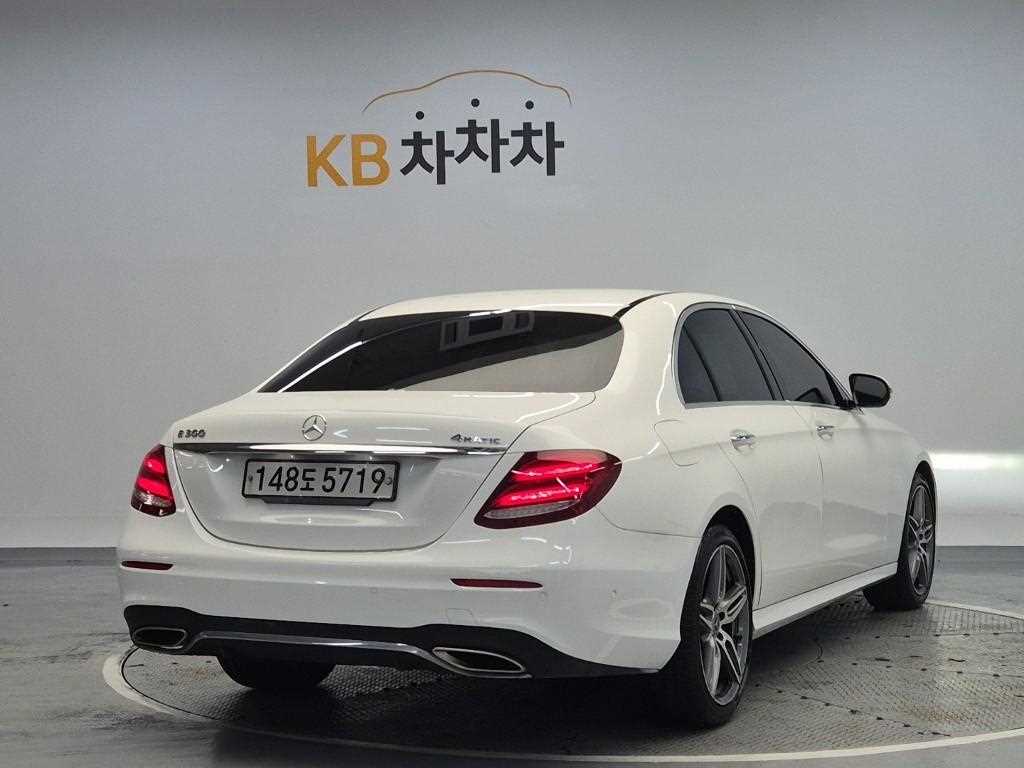 Mercedes Benz E class - Vista 3