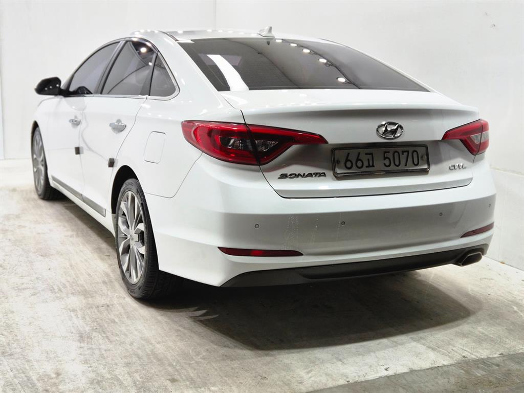 HYUNDAI Sonata - Vista 4