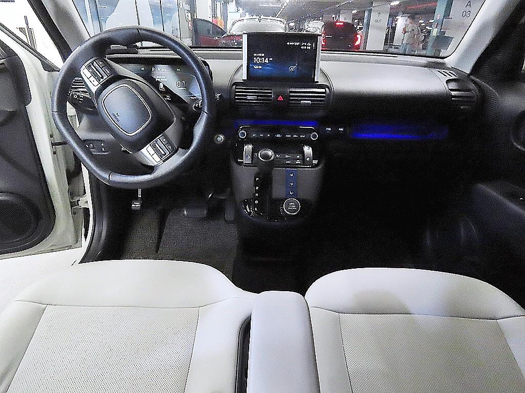 HYUNDAI Casper - Vista 10