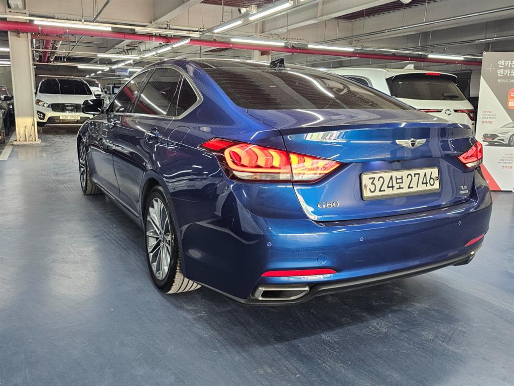 HYUNDAI Genesis - Vista 4