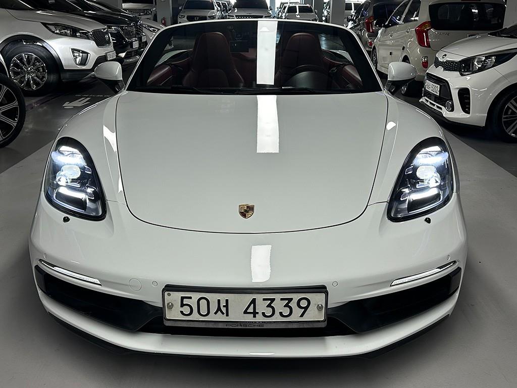 Porsche 718 2018 Blanco - Importación desde Corea - HF Imports Iquique - Foto 1