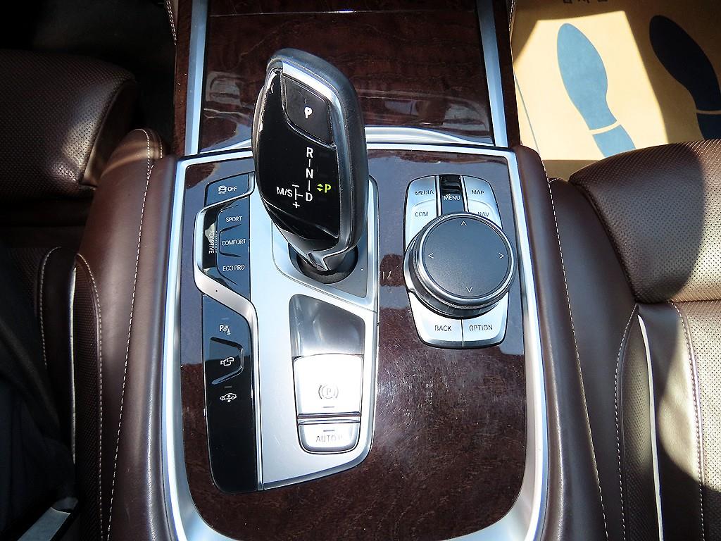 BMW 7 Series - Vista 11