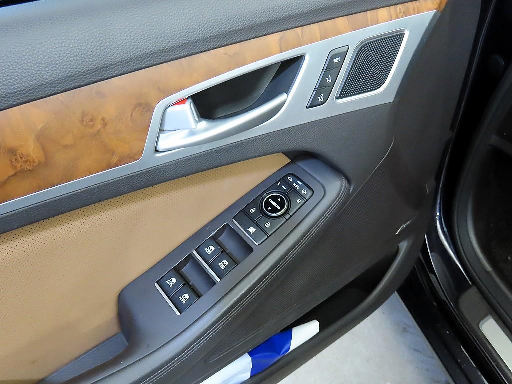 HYUNDAI Genesis - Vista 11