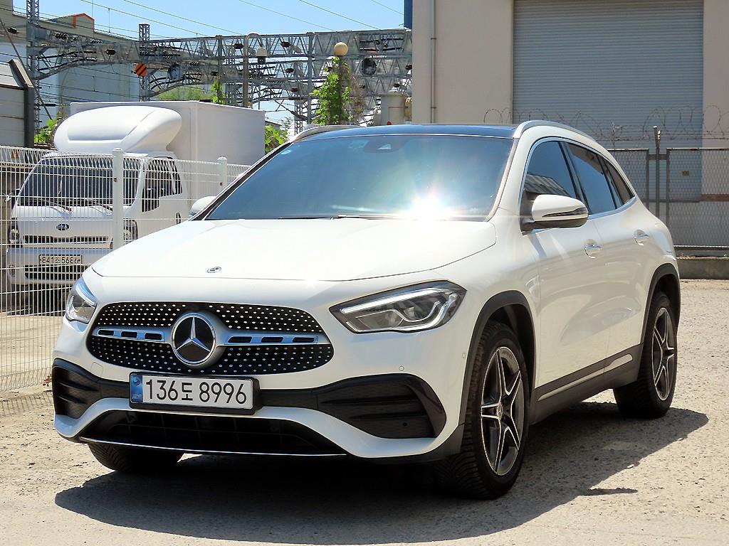 Mercedes Benz GLA Class - Vista 2