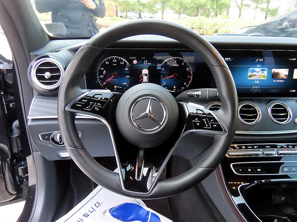 Mercedes Benz E class - Vista 9