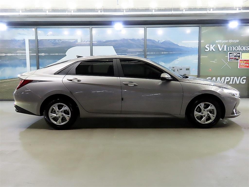 HYUNDAI Avante - Vista 3