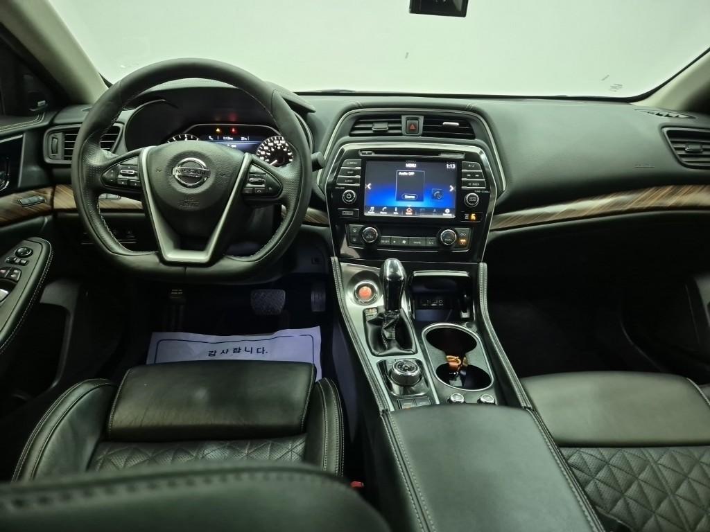 Nissan Maxima - Vista 7