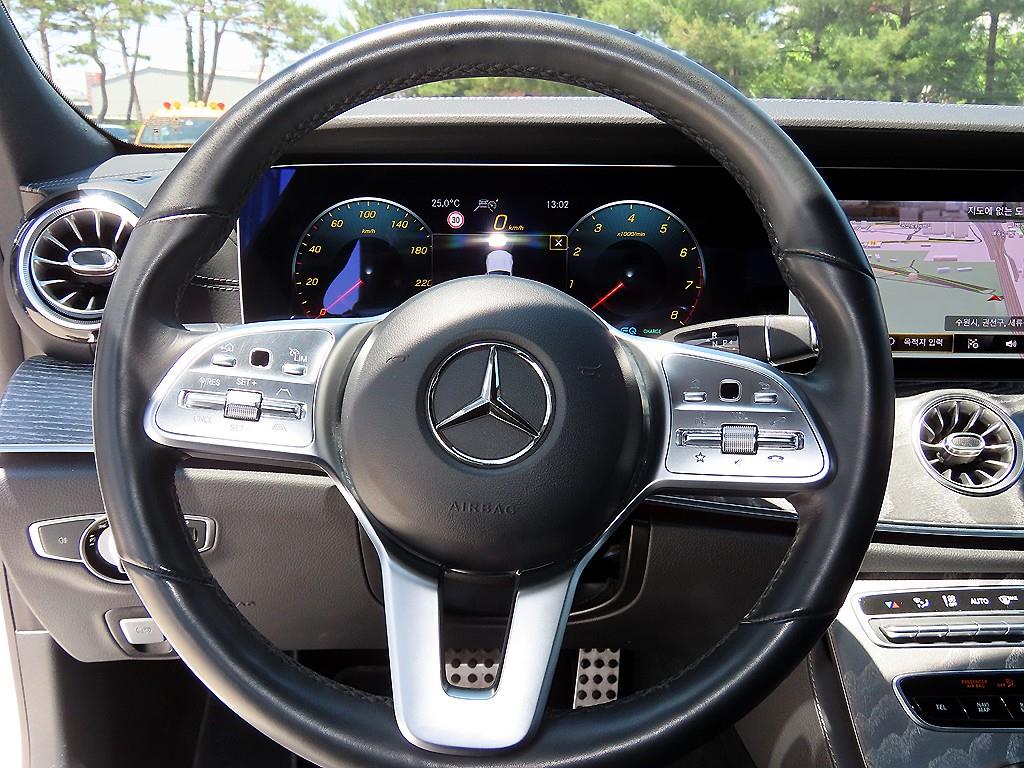 Mercedes Benz CLS Class - Vista 8