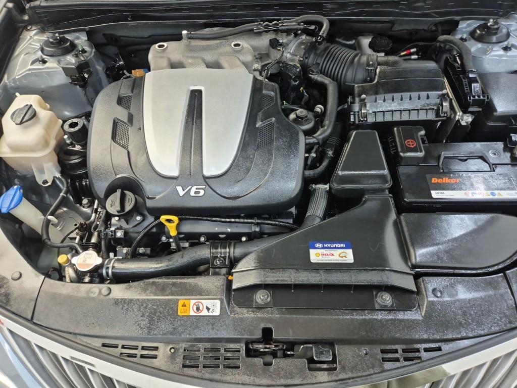HYUNDAI Grandeur - Vista 5