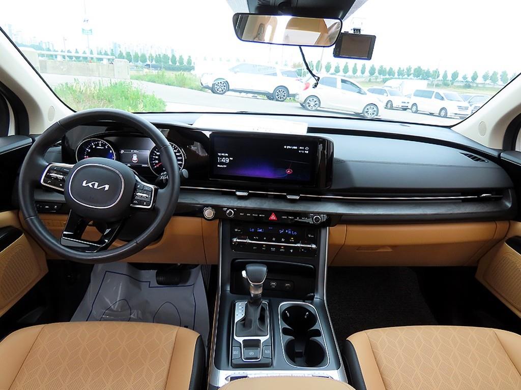 KIA Carnival - Vista 10