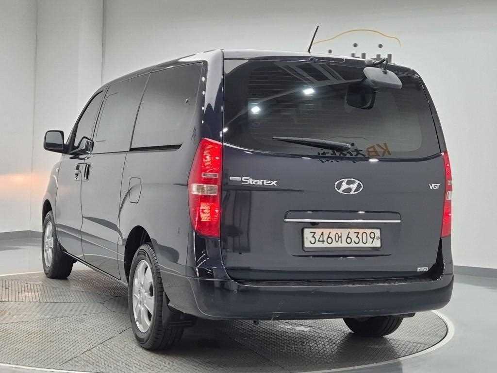 HYUNDAI Starex - Vista 2