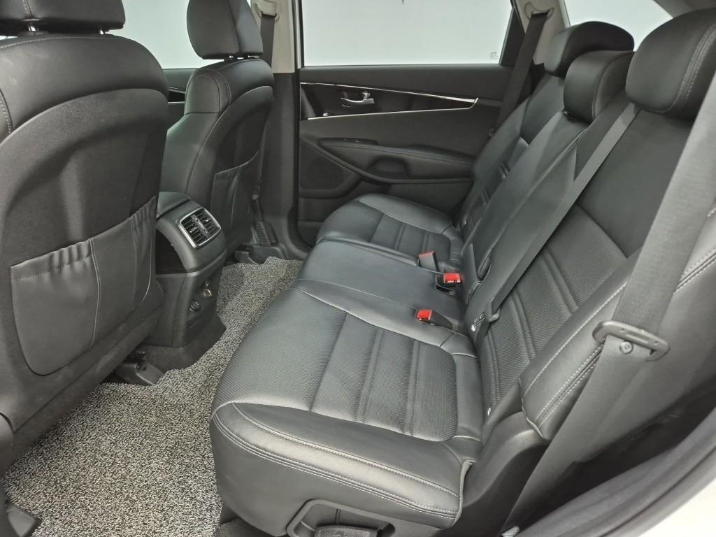 KIA Sorento - Vista 12