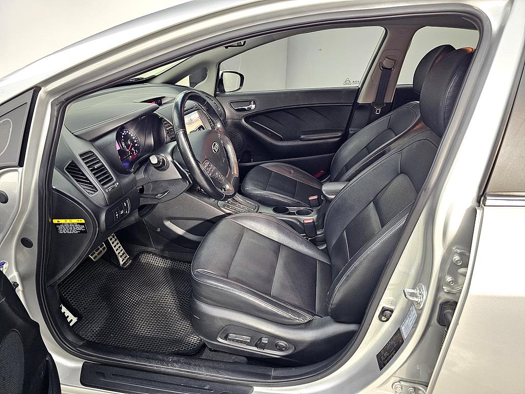 KIA K3 - Vista 8