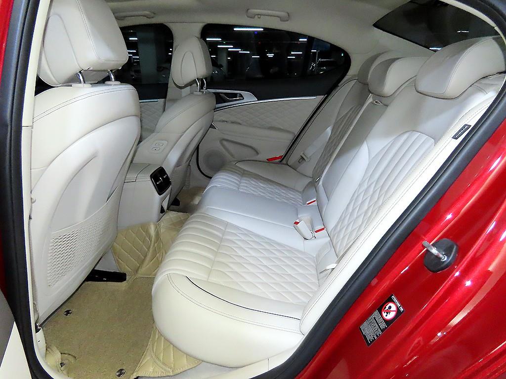 Genesis G70 - Vista 7