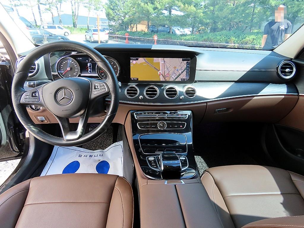 Mercedes Benz E class - Vista 7