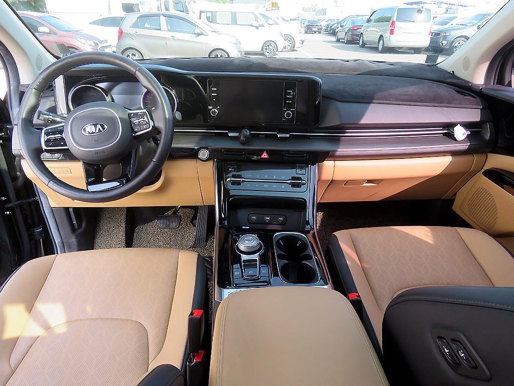 KIA Carnival - Vista 9