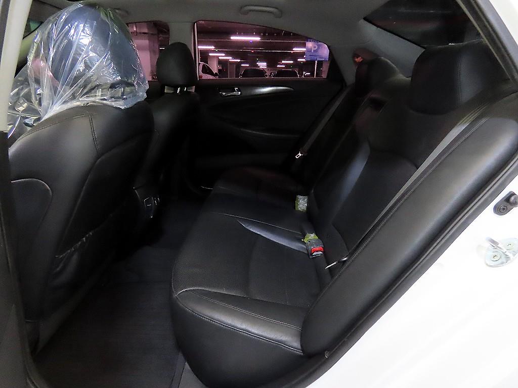 HYUNDAI Sonata - Vista 7