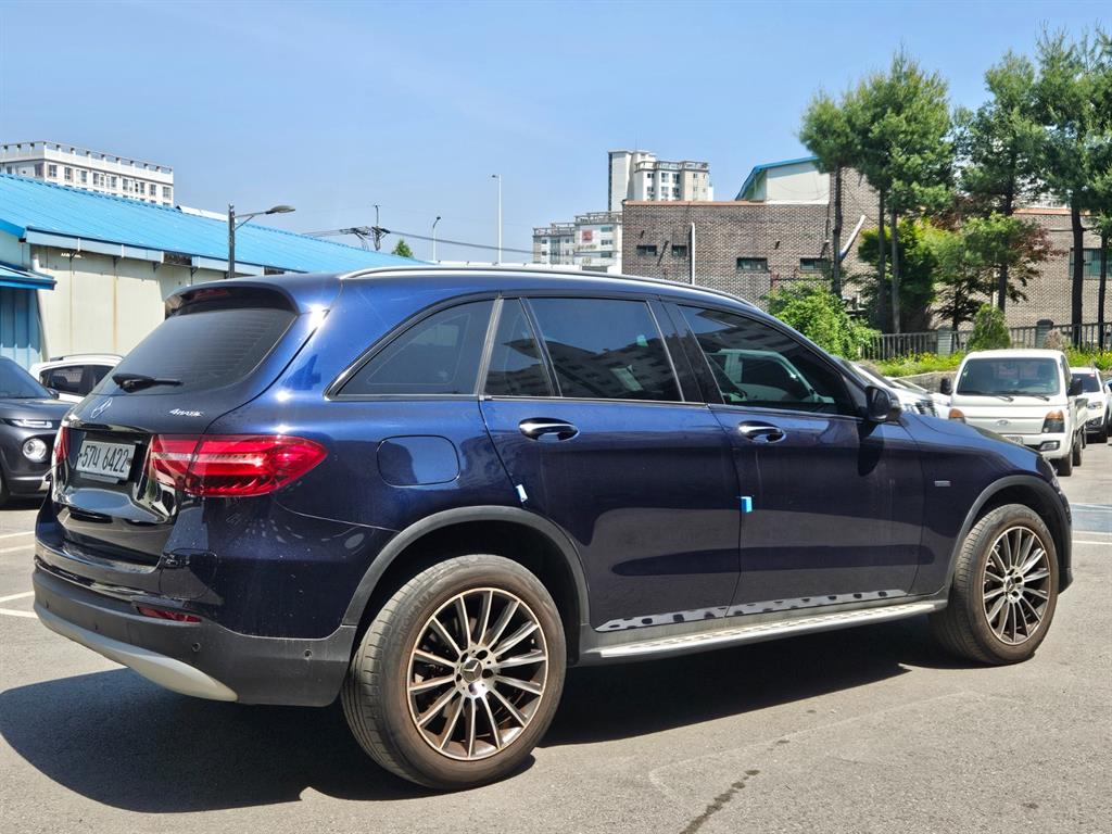 Mercedes Benz GLC Class - Vista 4