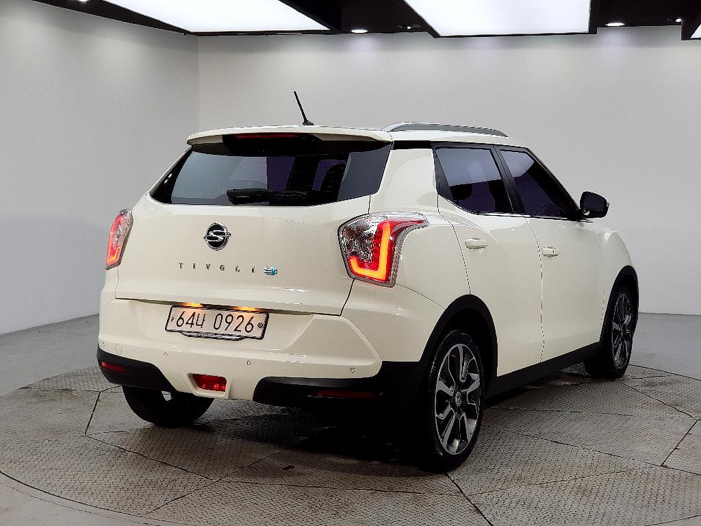 Ssangyong Tivoli - Vista 4
