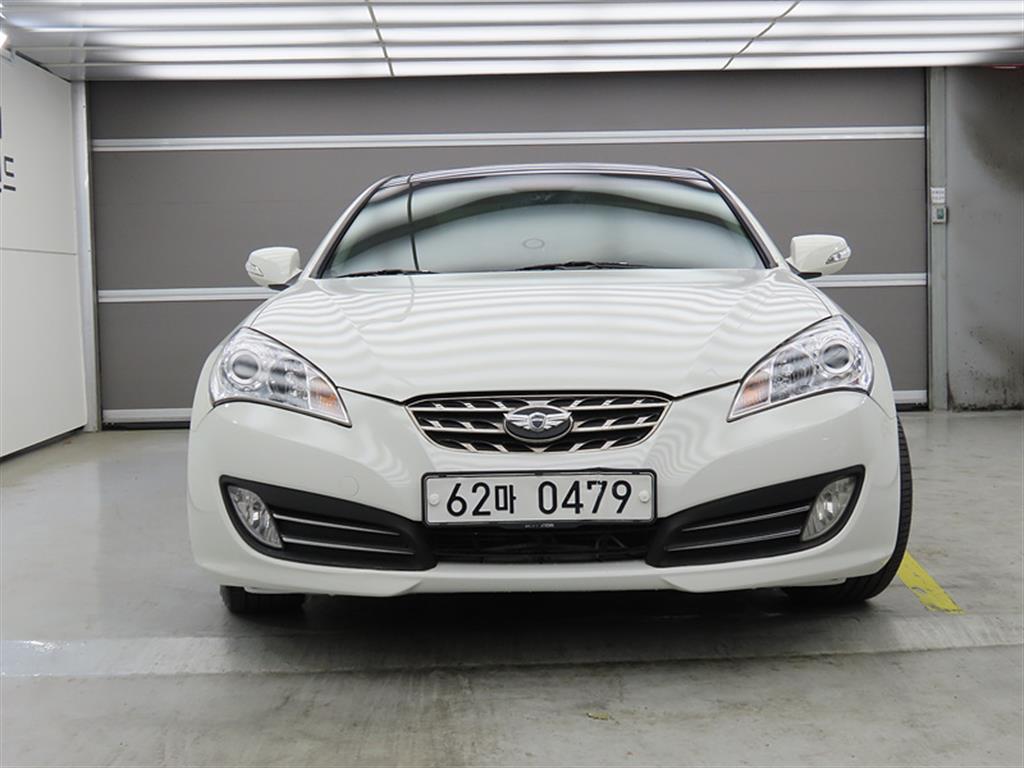 HYUNDAI Genesis - Vista 2