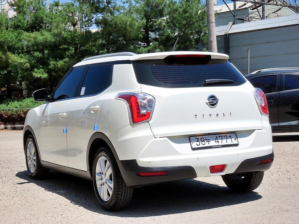 Ssangyong Tivoli - Vista 3