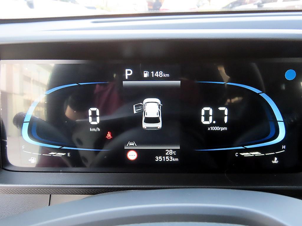 HYUNDAI Casper - Vista 9