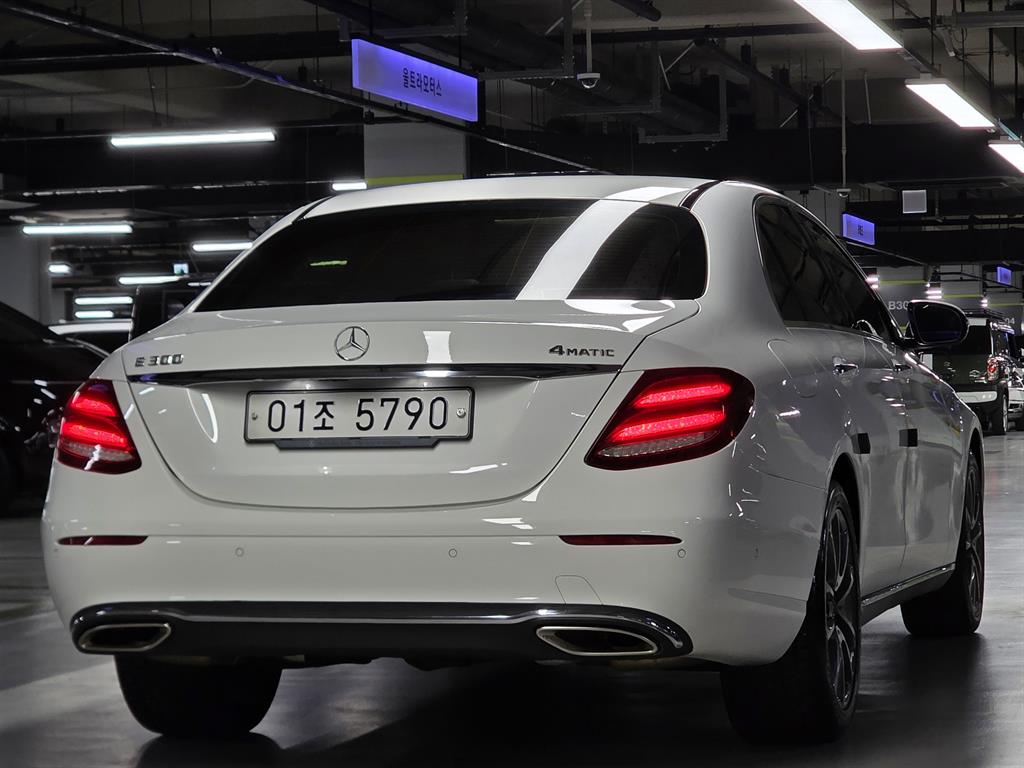 Mercedes Benz E class - Vista 2