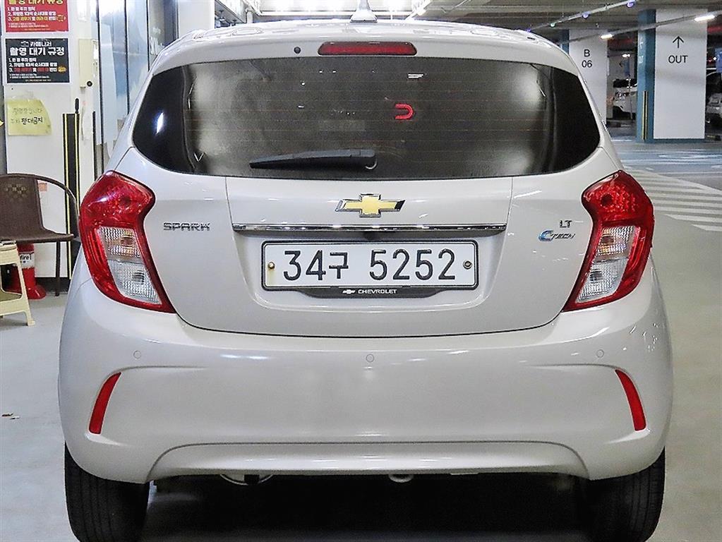 Chevrolet Spark - Vista 5