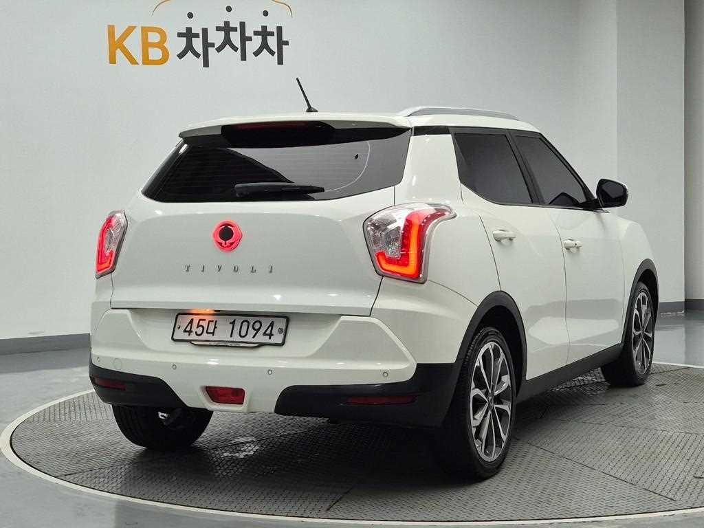 Ssangyong Tivoli - Vista 3
