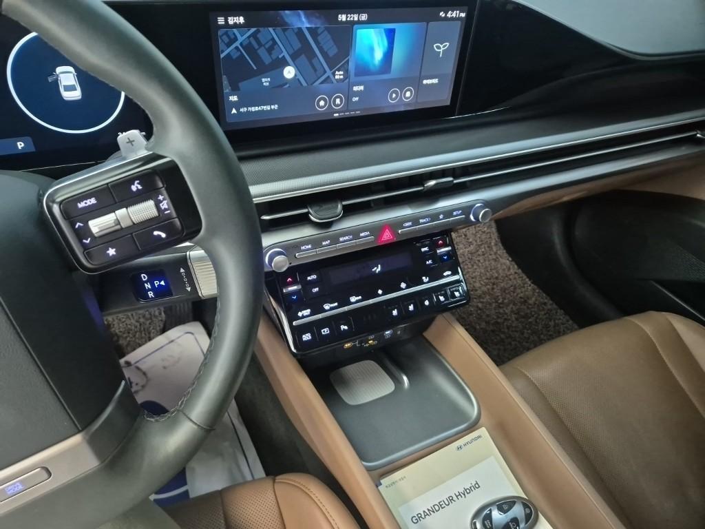HYUNDAI Grandeur - Vista 10