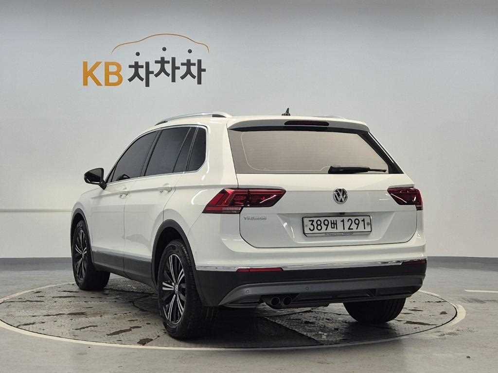Volkswagen Tiguan - Vista 2