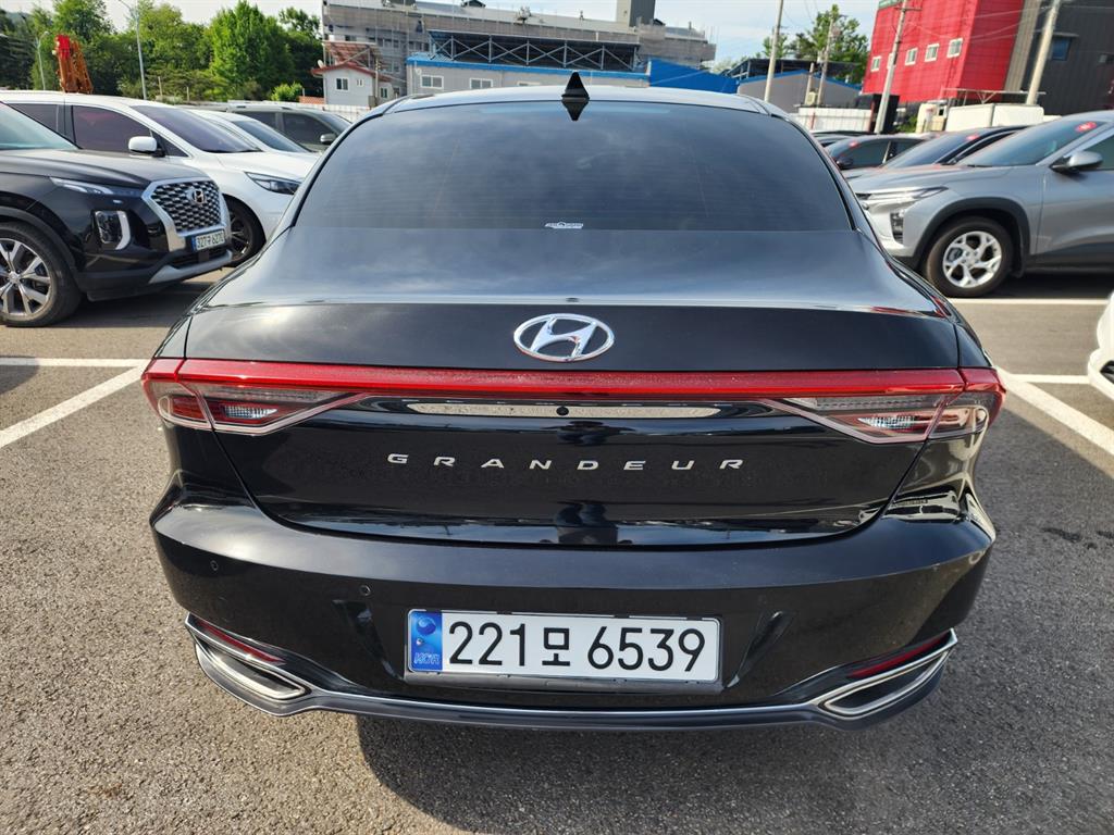 HYUNDAI Grandeur - Vista 5
