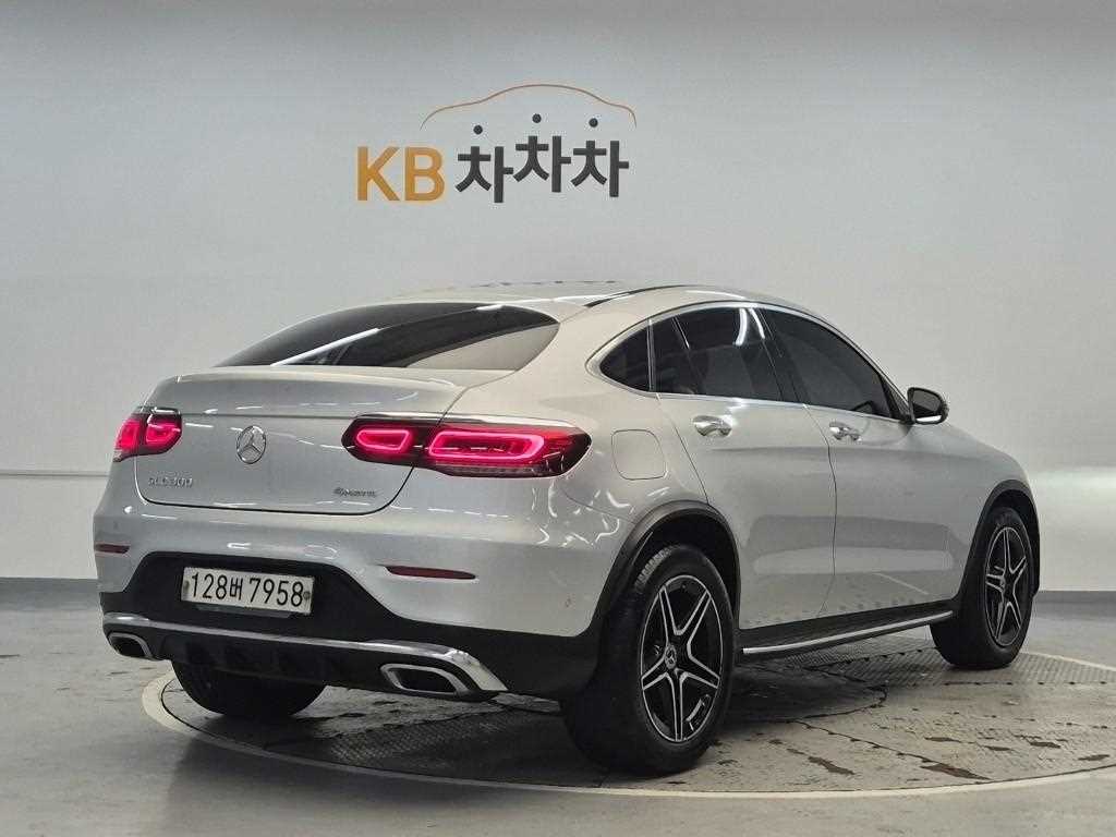 Mercedes Benz GLC Class - Vista 3