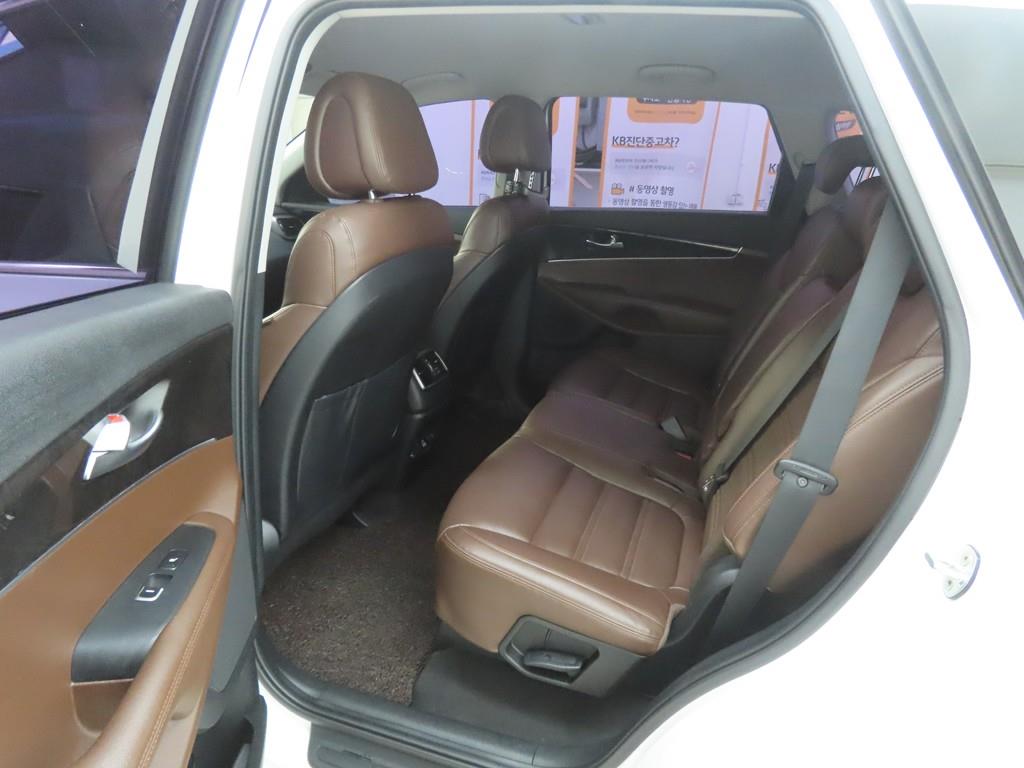 KIA Sorento - Vista 6