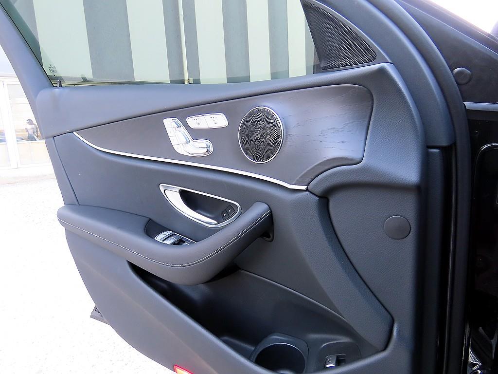 Mercedes Benz E class - Vista 12