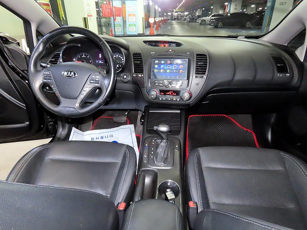 KIA K3 - Vista 10