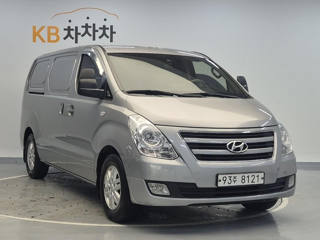 HYUNDAI Starex - Vista 4