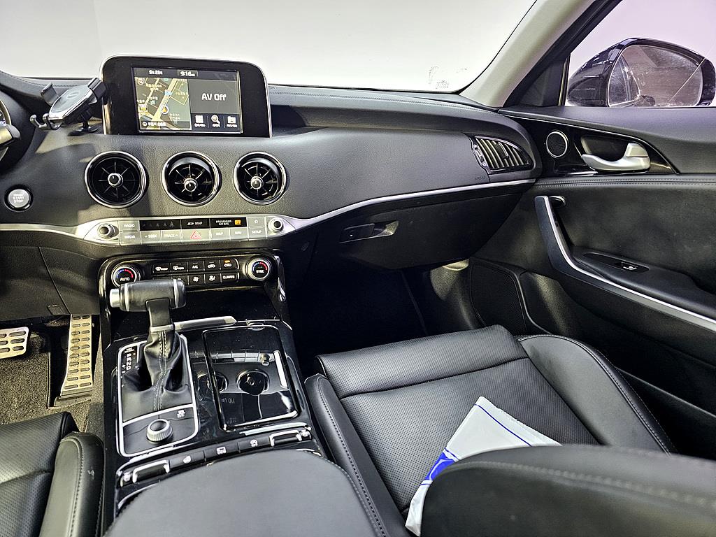 KIA Stinger - Vista 10