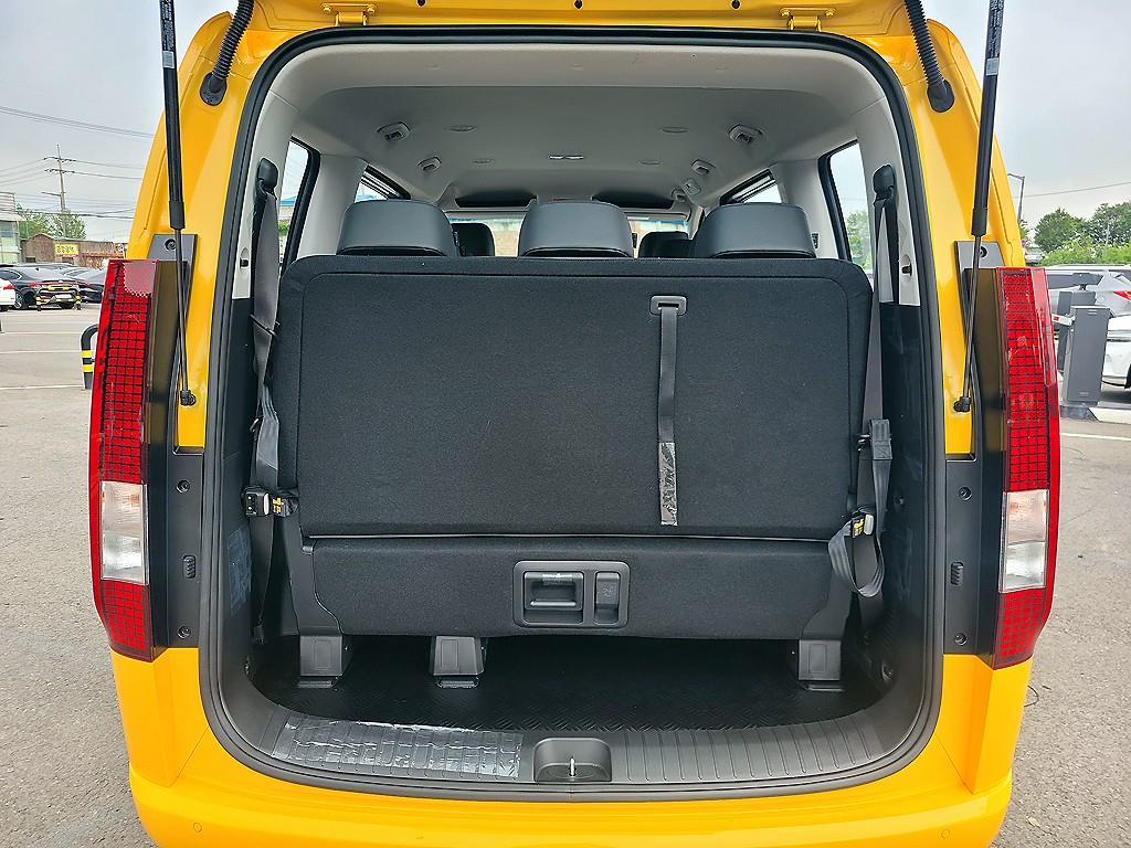 HYUNDAI Staria 2025 Amarillo - Importación desde Corea - HF Imports Iquique - Foto 17